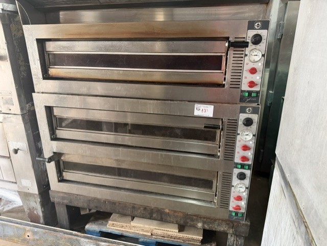 Pizzeria Auction